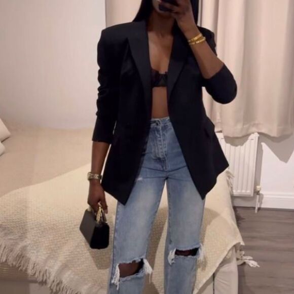 Elegant Black Blazer - Picture 1 of 5